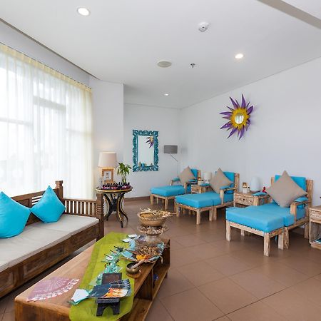 Neo Denpasar By Aston Hotel Buitenkant foto
