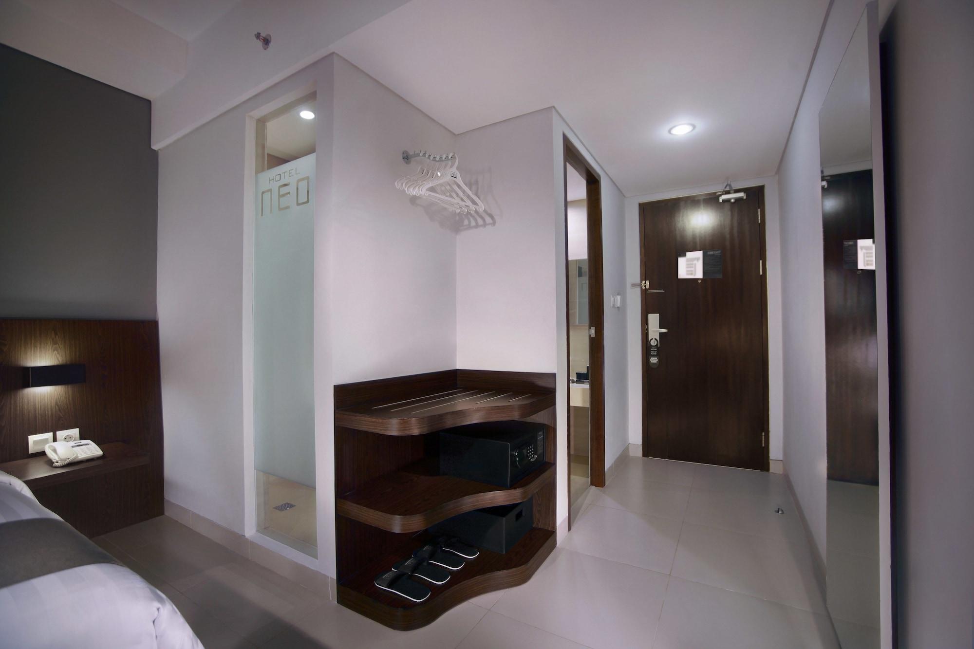 Neo Denpasar By Aston Hotel Buitenkant foto