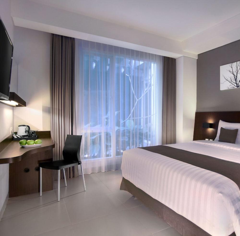 Neo Denpasar By Aston Hotel Buitenkant foto