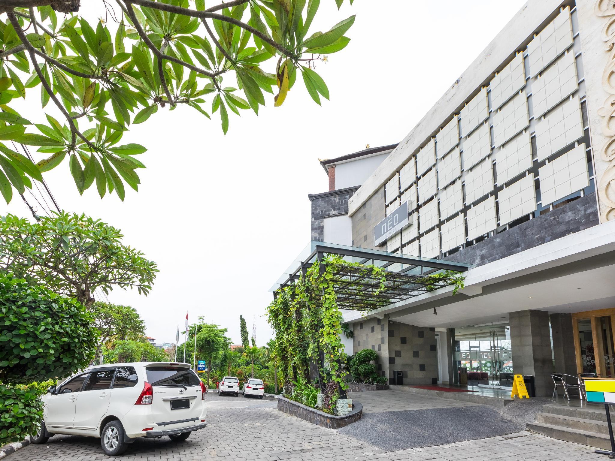 Neo Denpasar By Aston Hotel Buitenkant foto