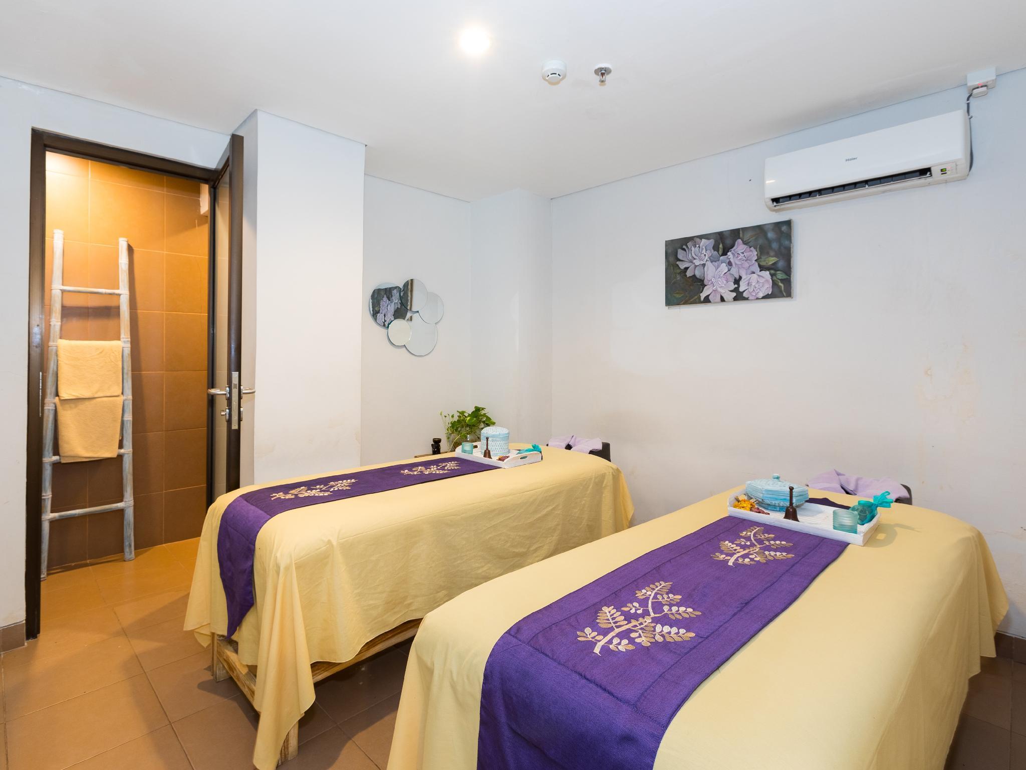 Neo Denpasar By Aston Hotel Buitenkant foto