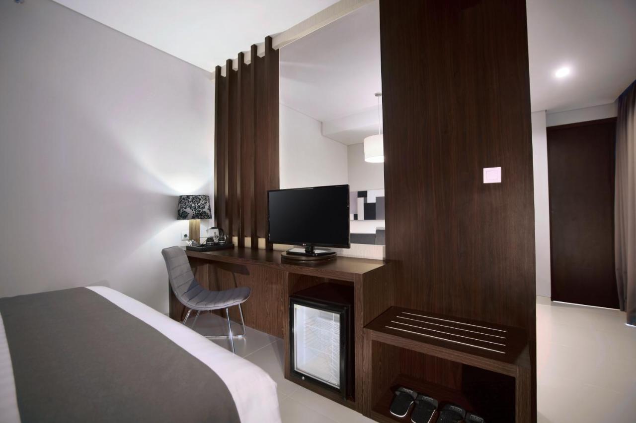Neo Denpasar By Aston Hotel Buitenkant foto