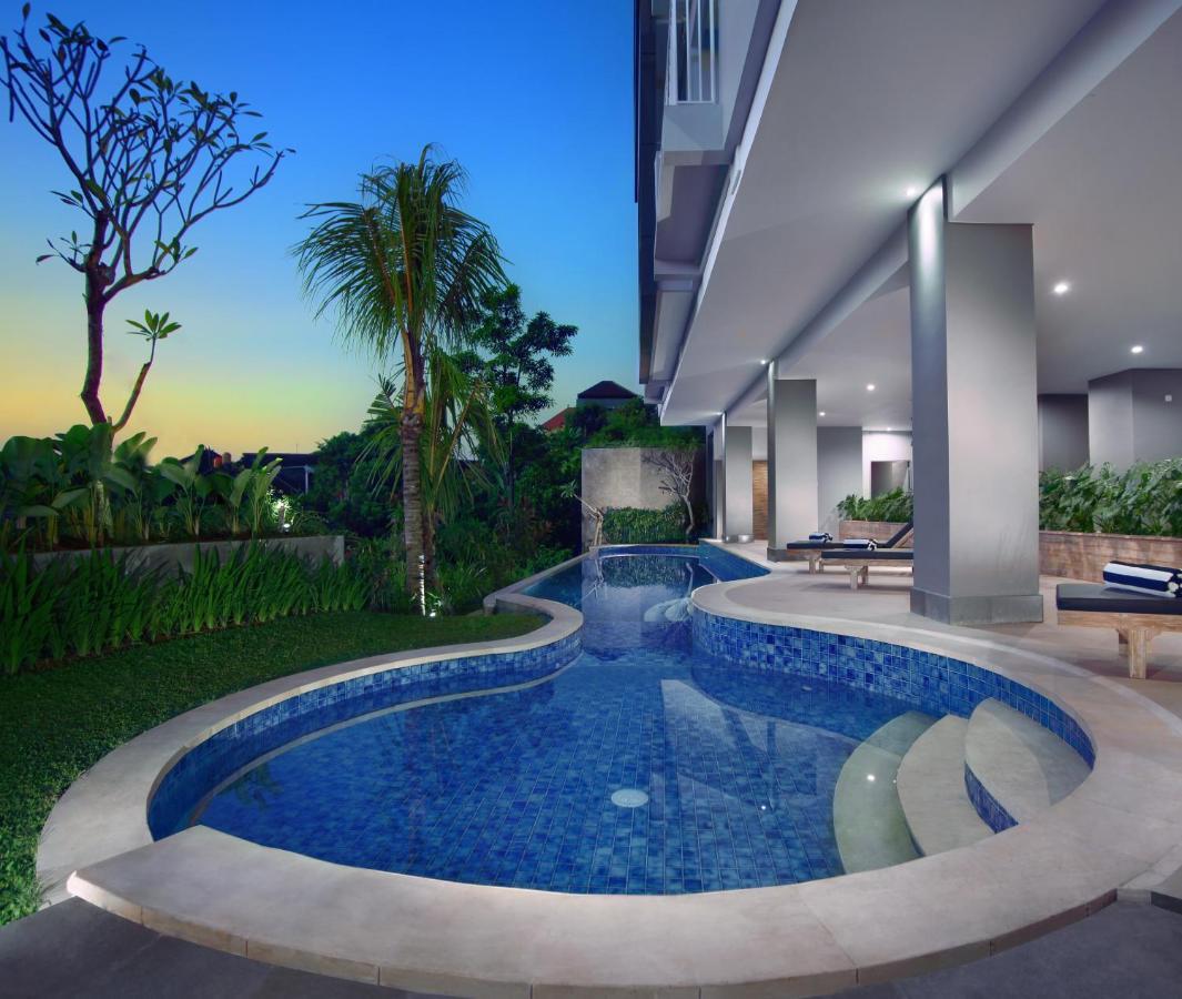 Neo Denpasar By Aston Hotel Buitenkant foto