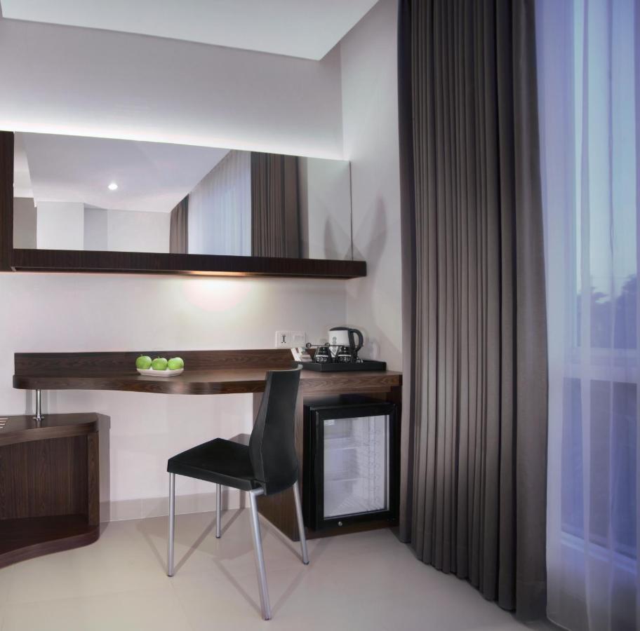 Neo Denpasar By Aston Hotel Buitenkant foto