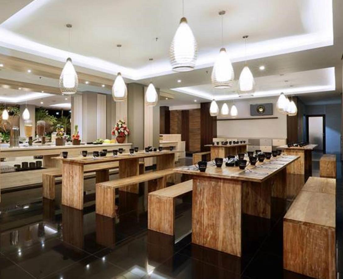 Neo Denpasar By Aston Hotel Buitenkant foto