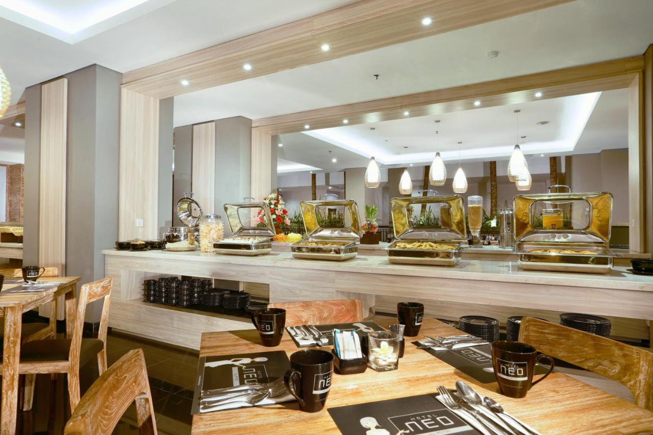 Neo Denpasar By Aston Hotel Buitenkant foto