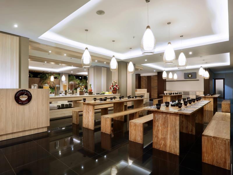 Neo Denpasar By Aston Hotel Buitenkant foto