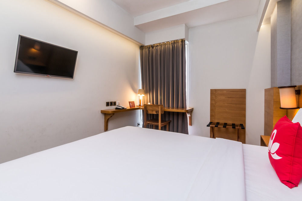 Neo Denpasar By Aston Hotel Buitenkant foto