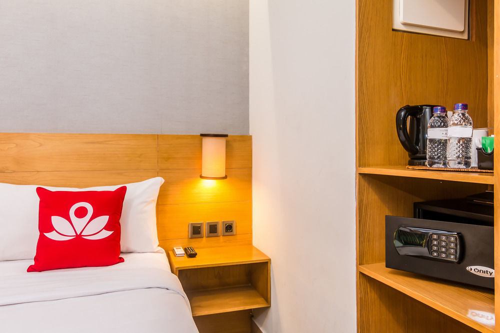 Neo Denpasar By Aston Hotel Buitenkant foto