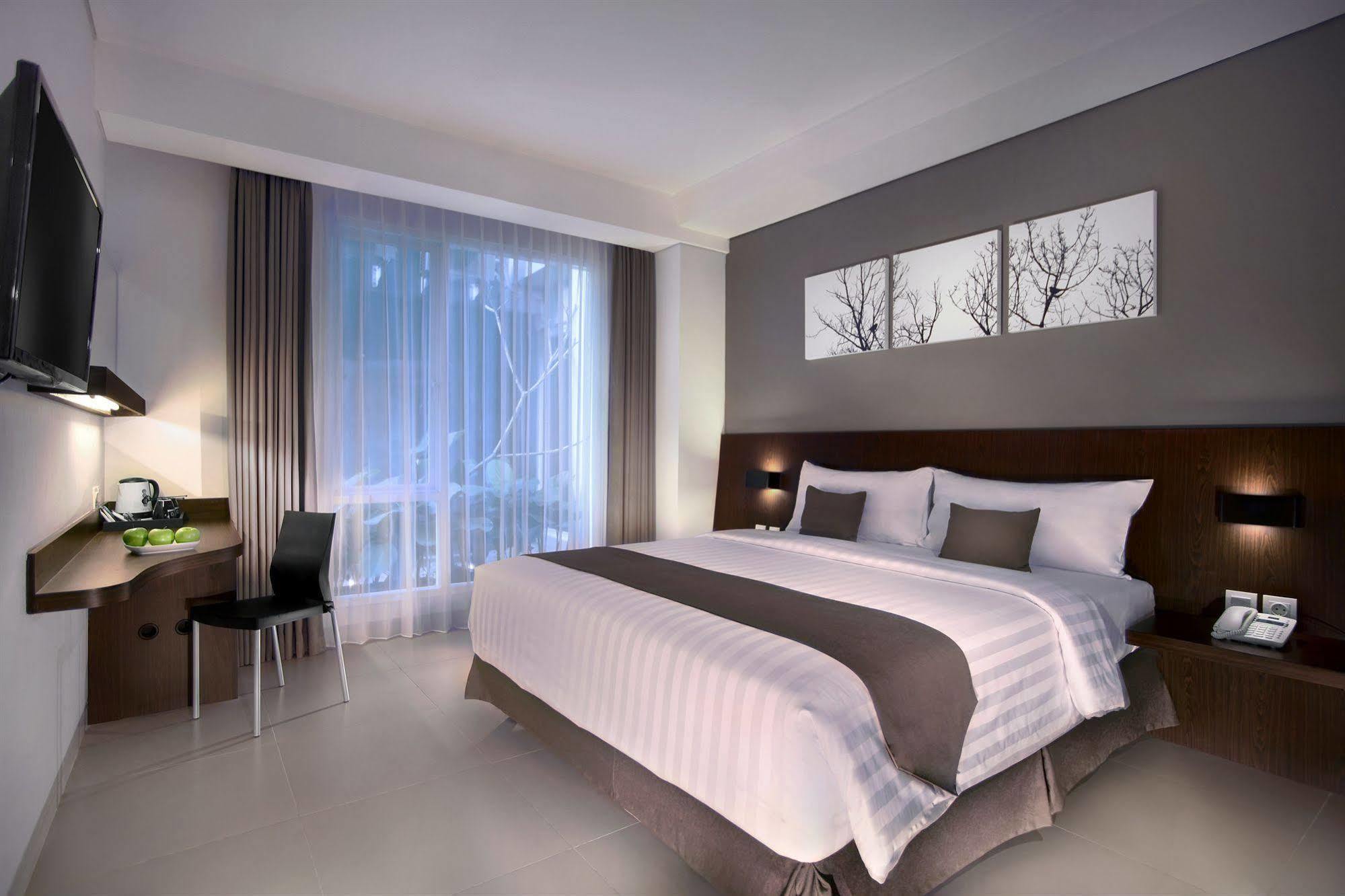 Neo Denpasar By Aston Hotel Buitenkant foto