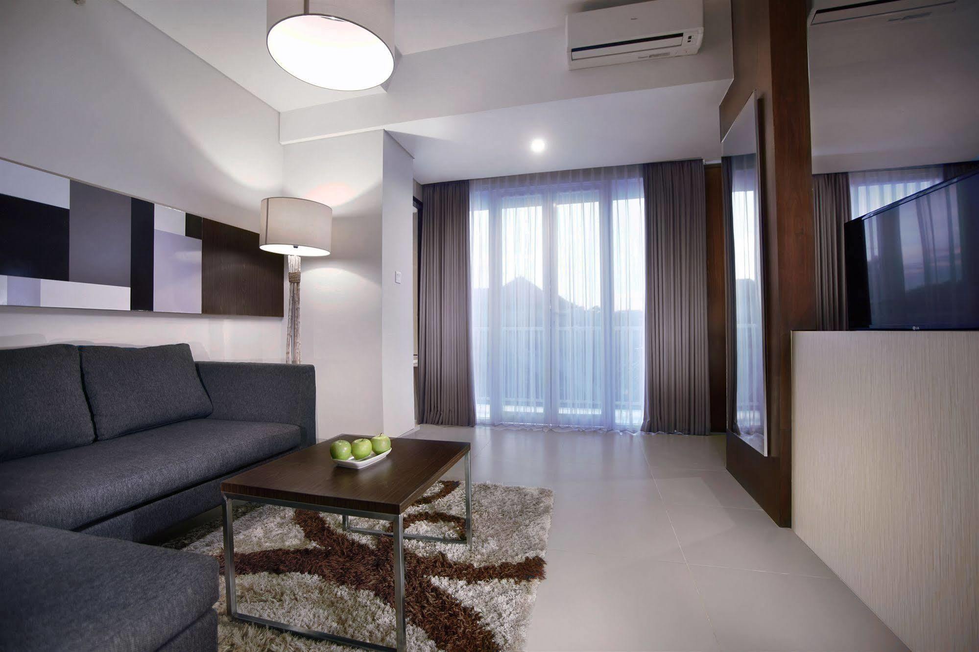 Neo Denpasar By Aston Hotel Buitenkant foto