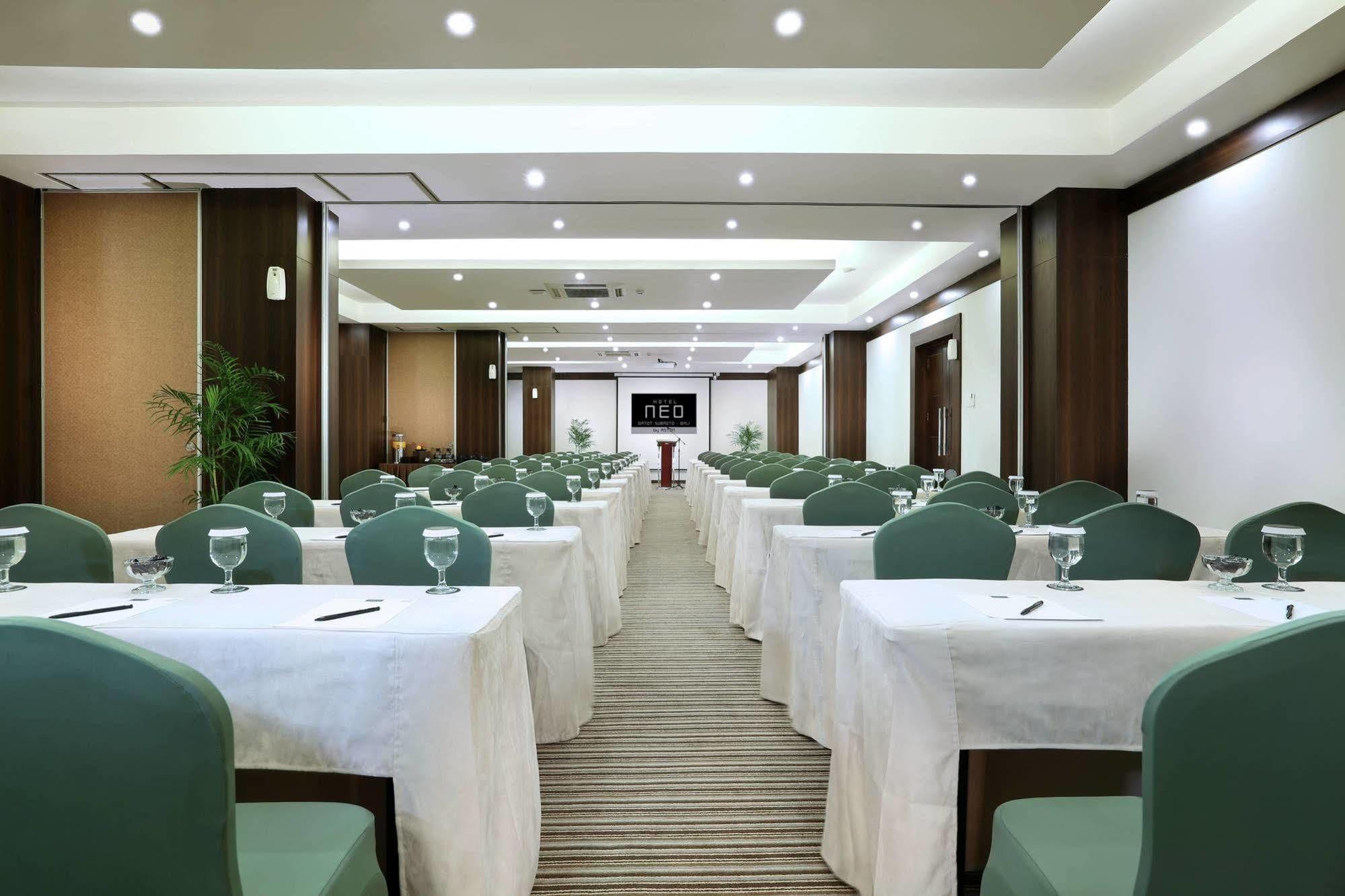 Neo Denpasar By Aston Hotel Buitenkant foto